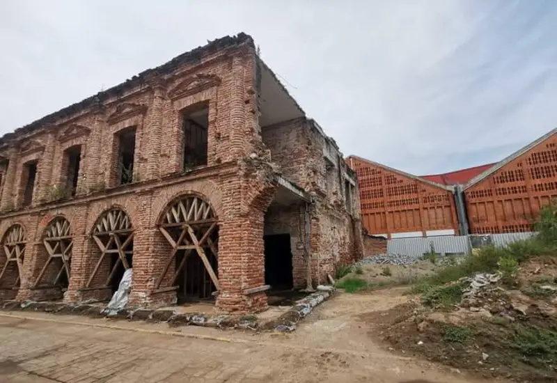 El Palacio Municipal de Juchitán fue construido a finales del siglo 19 y es el más largo de todo el estado.