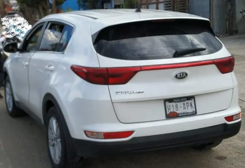 Vehículo blanco con reporte de robo