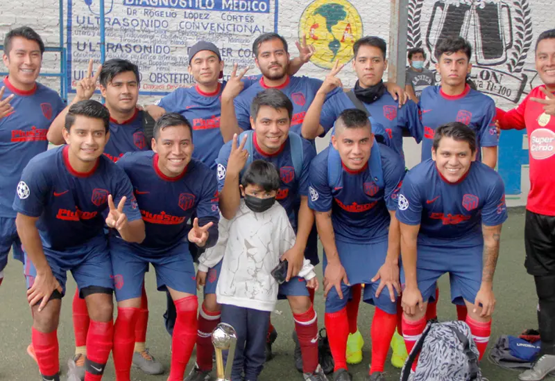  El equipo del Deportivo Oaxaca se consagró bicampeón de la Liga Galaxia de futbol rápido.