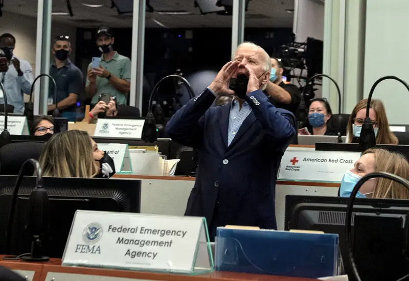La propuesta que hizo Biden quería fijar el límite impositivo en 452,700 dólares al año para quienes hacen la declaración de la renta de manera individual. Foto: AFP 