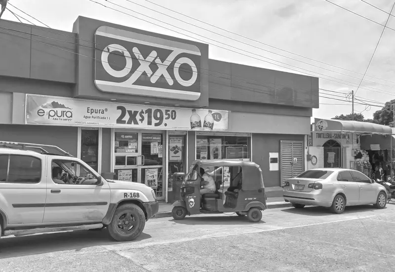    La tienda Oxxo, ubicada en El Crucero de Tehuantepec, fue asaltada.