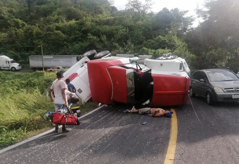 Percance automovilístico en la Costa
