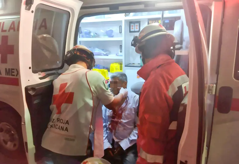 Cruz Roja auxilia a hombre apuñalado