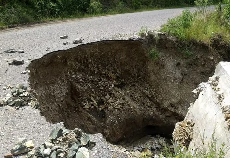 Carretera Estatal de la Mixteca dañada por lluvias