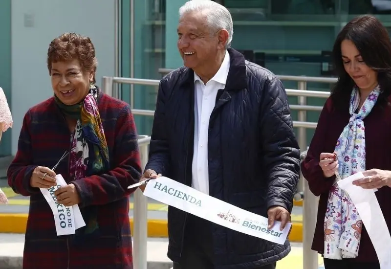 Amlo inaugurando sucursal del Banco del Bienestar