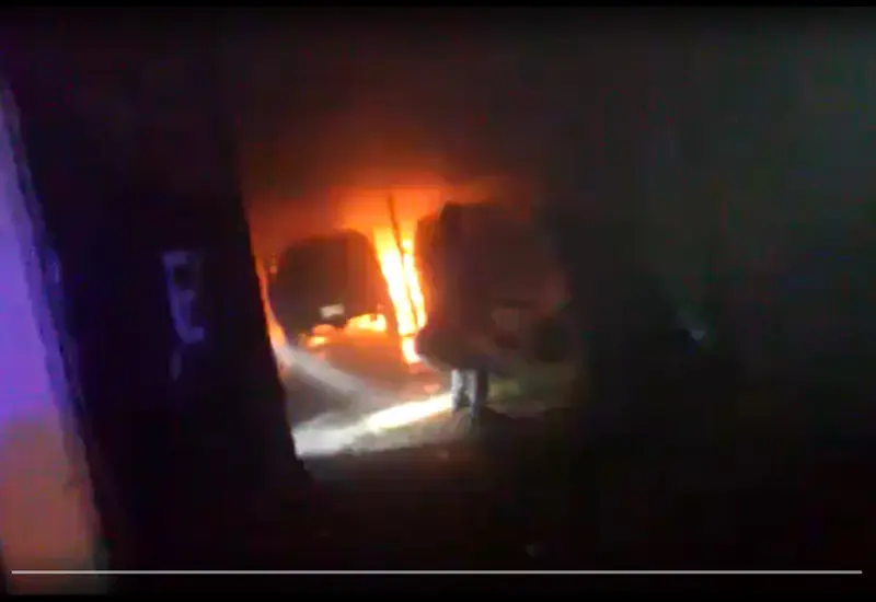 Auto de edil incendiado