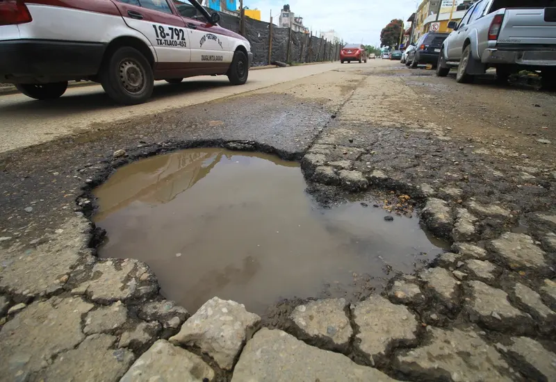 Bache con agua estancada en Oaxaca
