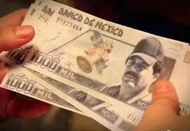 Los billetes tiene un diseño similar al de los antiguos billetes de mil pesos, pero con la foto del líder del cártel de Sinaloa. 