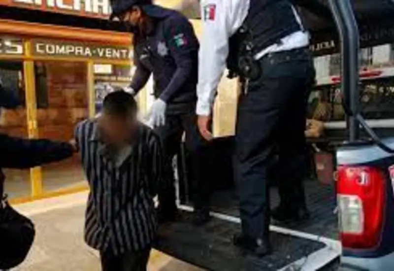 Ladrón detenido por la policía