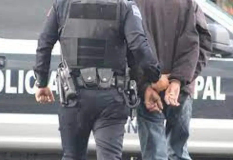 joven detenido por drogas