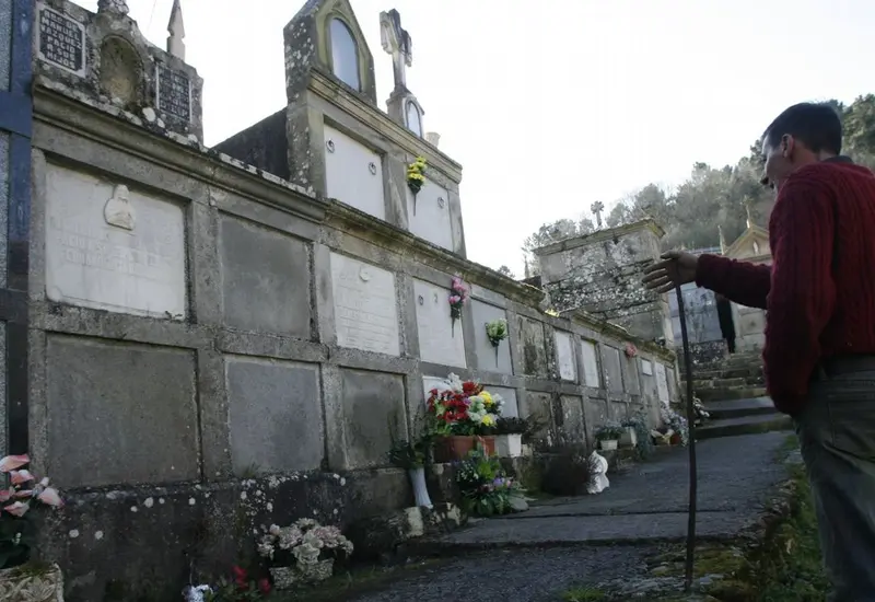 Tumbas de campesinos asesinados