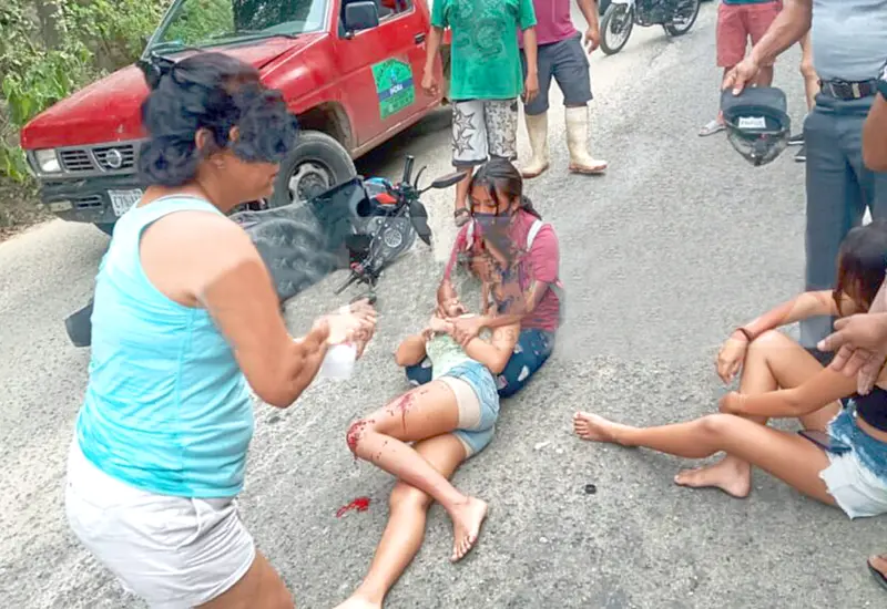 Jóvenes lesionadas tras accidentarse en su moto