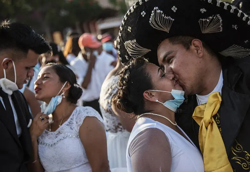 Inegi estima que el menor número de matrimonios se debe al confinamiento y la suspensión de actividades económicas.