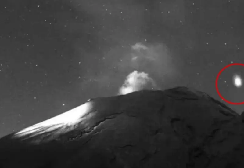Popocatépetl y objeto extraño