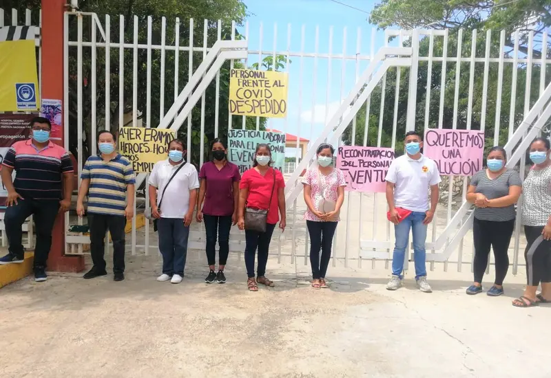 Trabajadores bloquean hospital