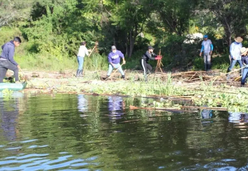 Toma de bombas en presa de Yosocuta