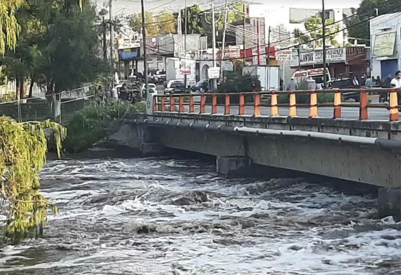 Puente sobre río en Hidalgo