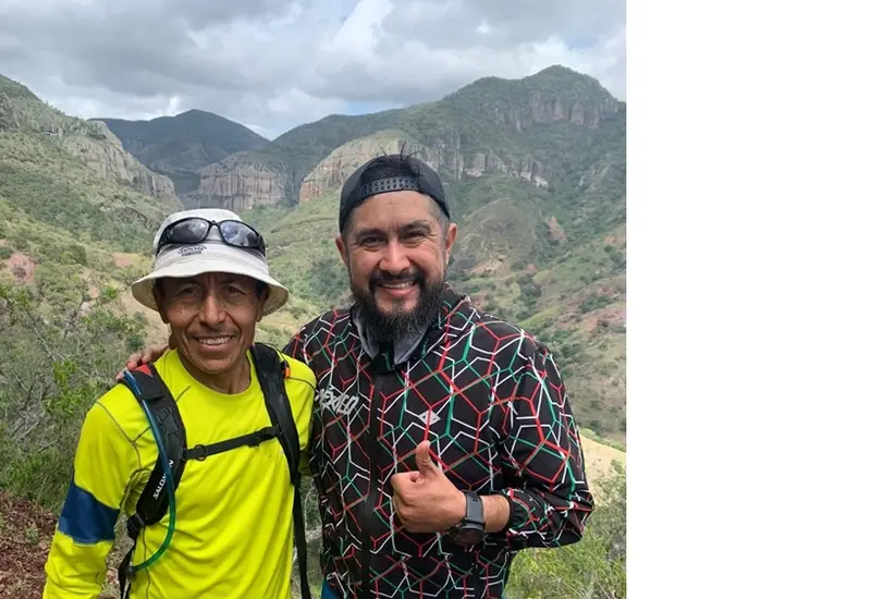Corredores en las montañas