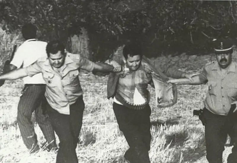 Pistoleros corriendo