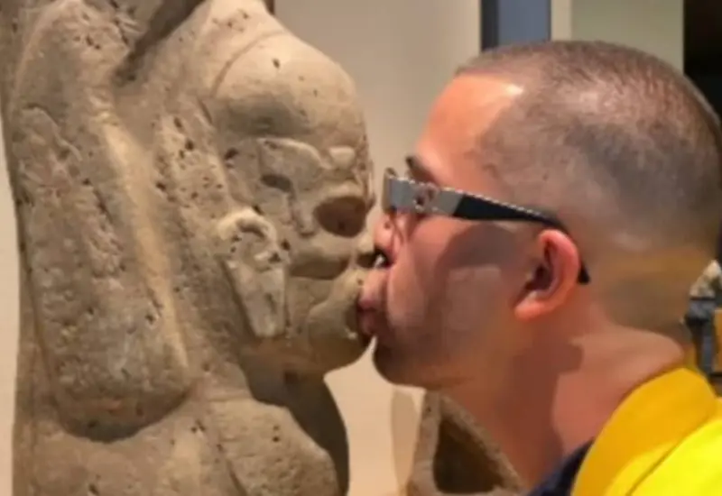 Perfomance de besos