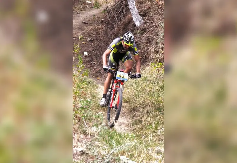 ciclista-en-montaña
