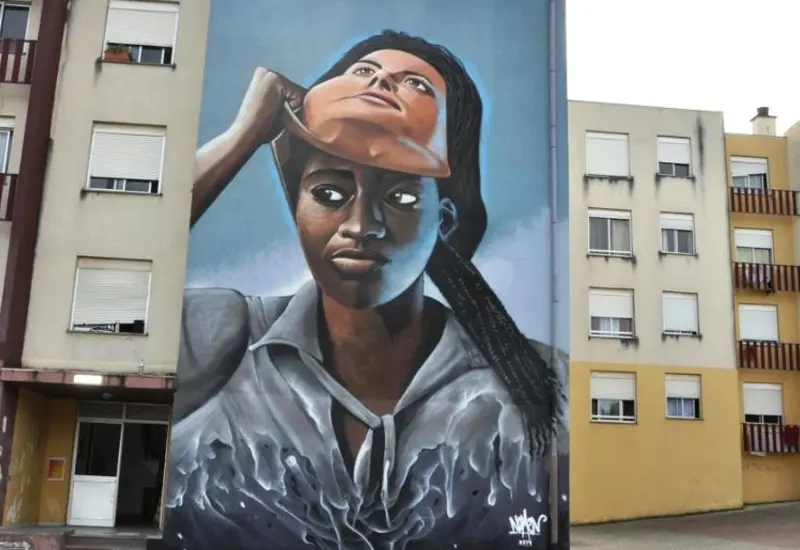 graffiti-de-mujer-afro