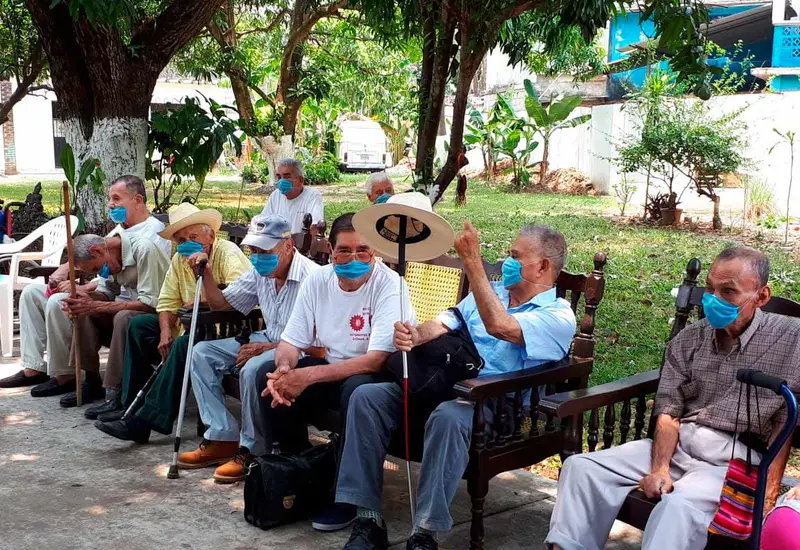 personas-con-cubrebocas 