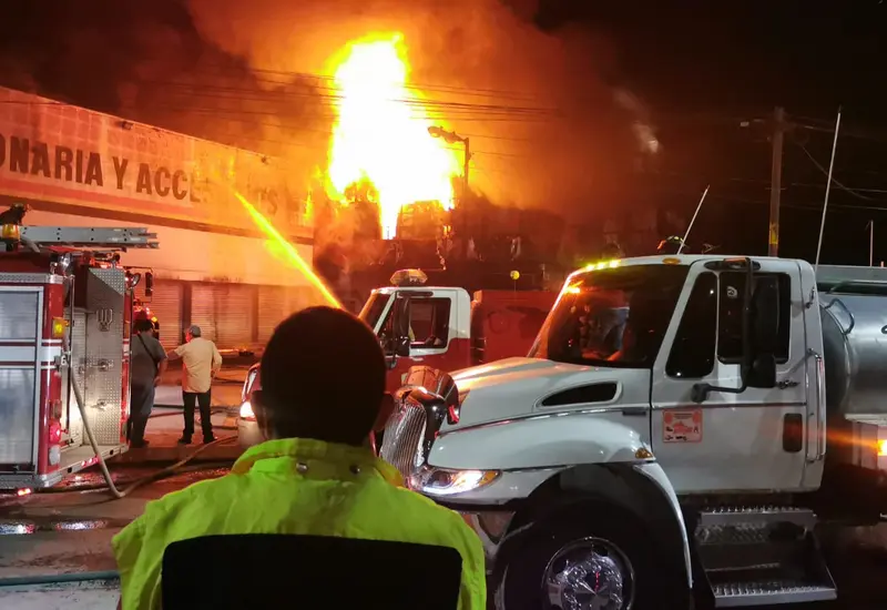 Incendio_en_llantera_de_oaxaca
