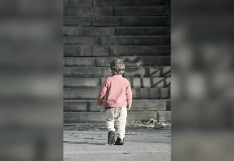 niño-caminando