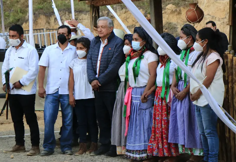 amlo-y-oaxaqueños