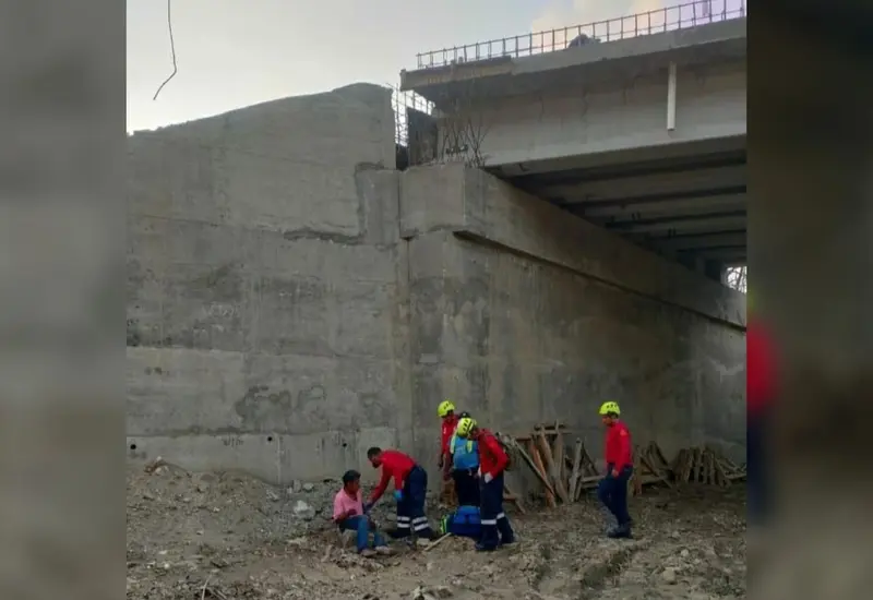obrero_cae_de_puente