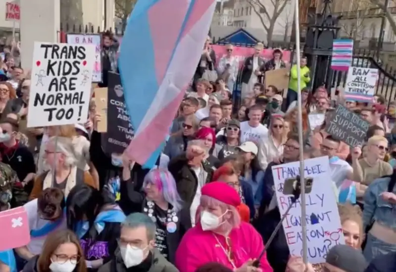 personas-trans-protestando