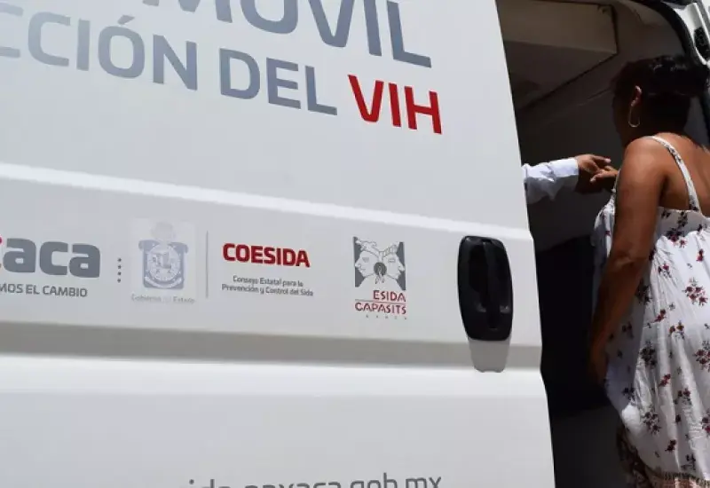 persona-realizando-prueba-de-vih