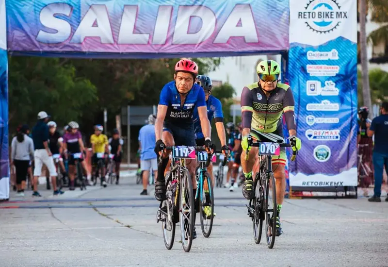 ciclistas_en_huatulco
