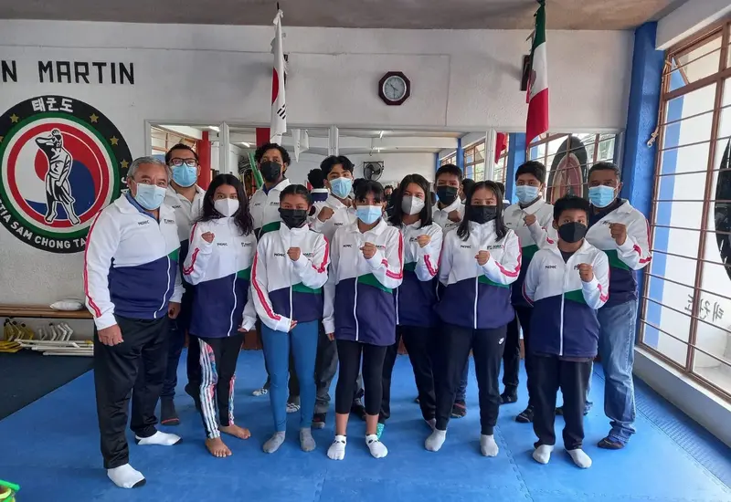 Uniformaron a los seleccionados estatales de Taekwondo