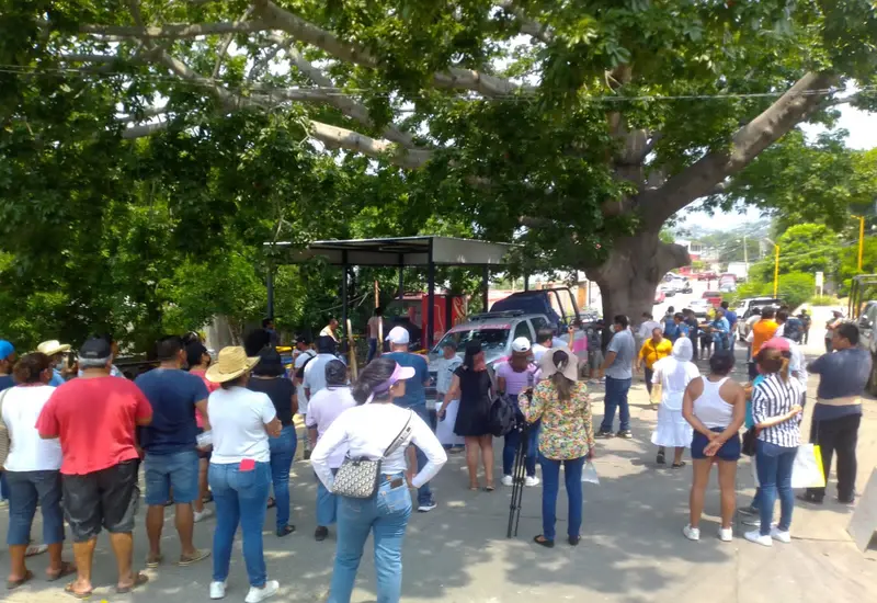 abigail-protesta-familiares