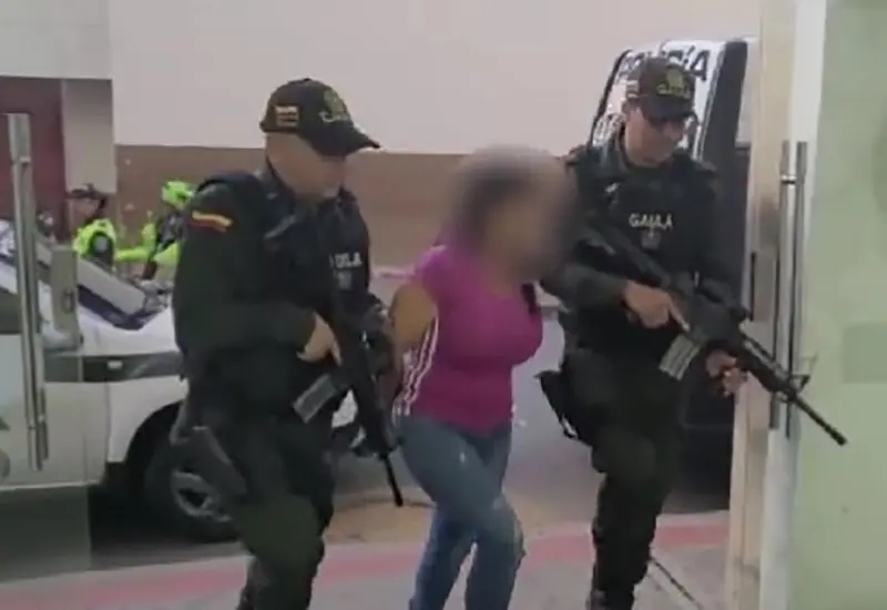 Madre detenida