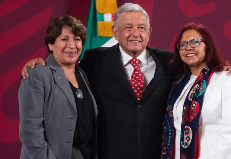 Amlo y titulares de la SEP