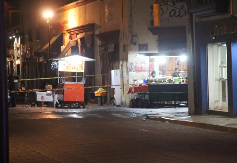 calle-acordonada-de-noche