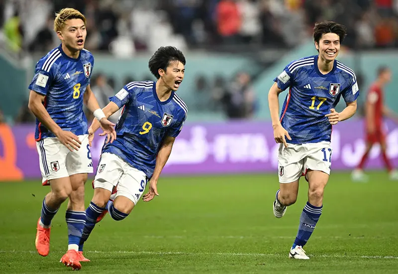 Japón remontó y ganó 2-1 a España, en Doha.