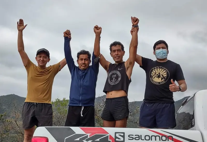 competidores-de-la-carrera-vertical