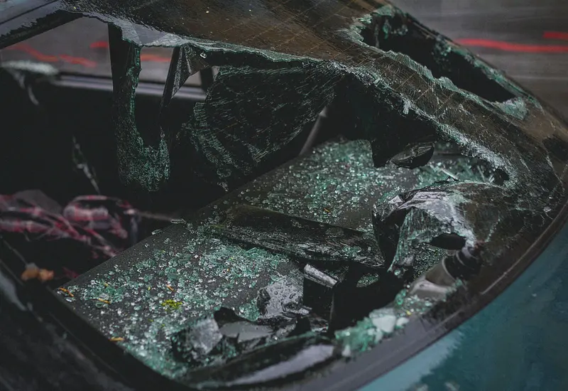 carro-cristaleado-por-accidente