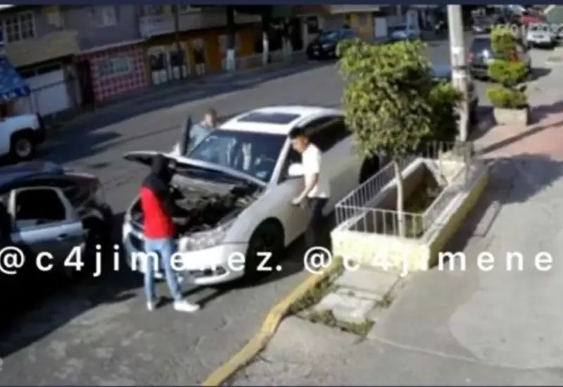 tres_ladrones_roban_autopartes