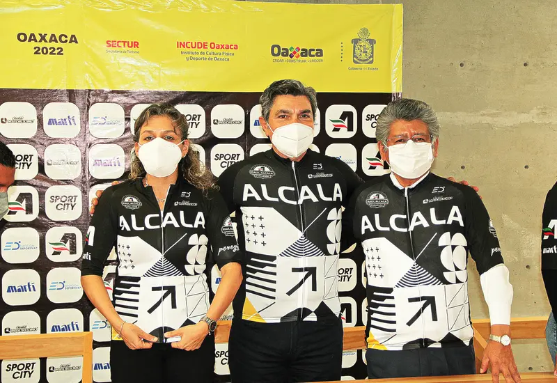 ciclistas-de-oaxaca-con-cubreboca