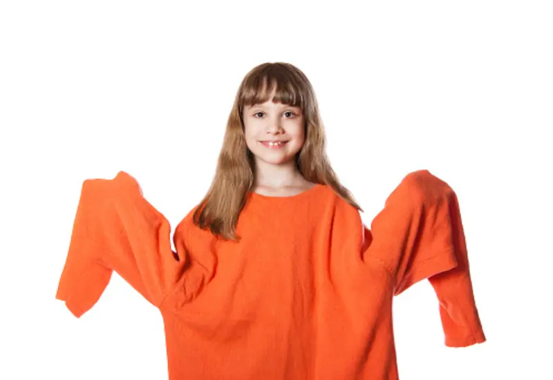 niña-pequeña-sueter-grande