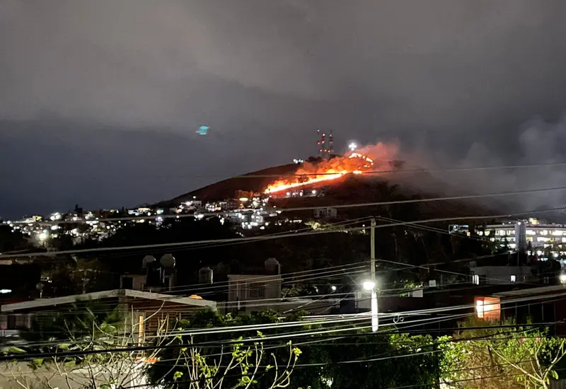 Incendio en cerro del Crestón