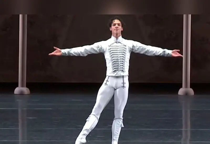 Isaac Hernández, bailarín mexicano