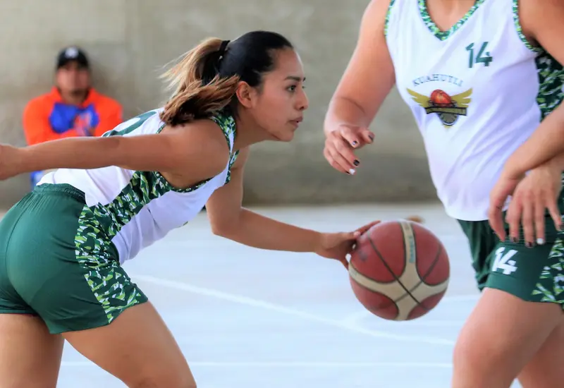 basquetbolista-jugando