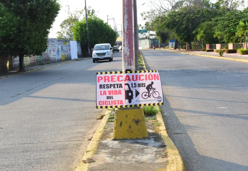 Letrero de precaución 