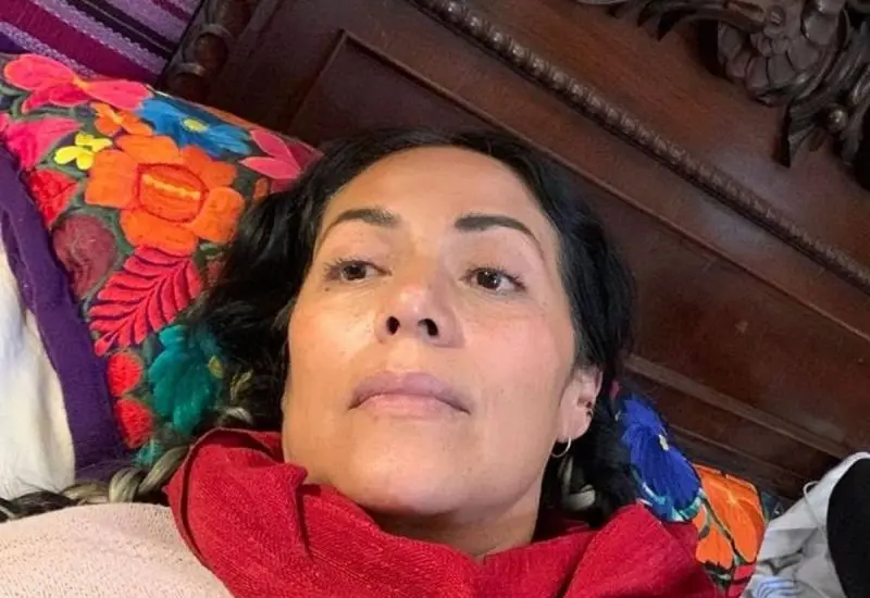 La cantante tranquilizó a sus seguidores informando que sus síntomas no son tan severos.